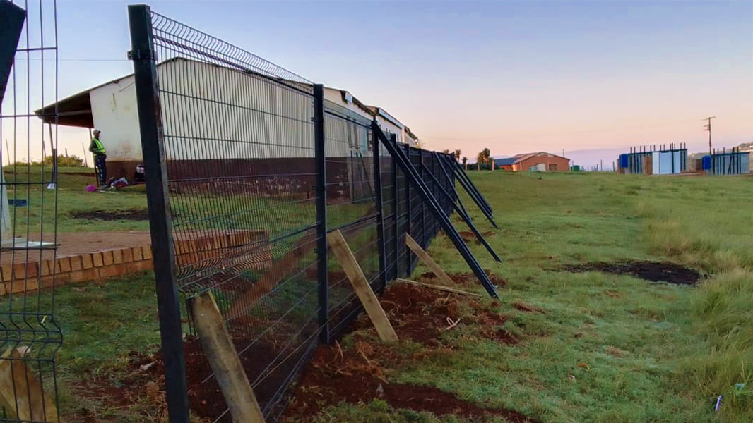 DIY PVC Fencing Installation | Betafence SA